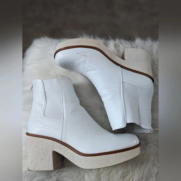 Pierre Dumas - White boots - Picture 2 of 3
